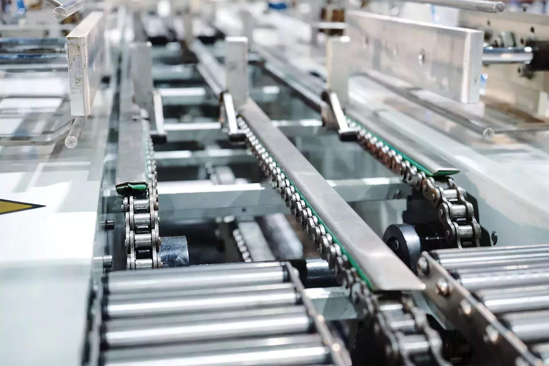 Bechem Berusynth chain oil for industrial conveyor belt